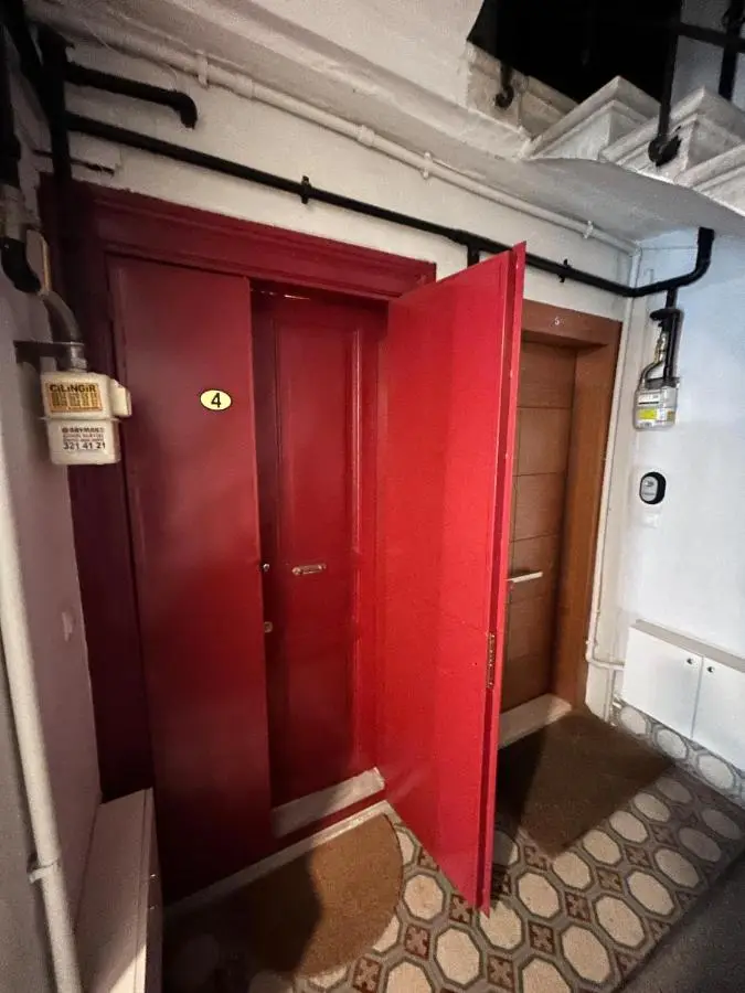 1910 Pera Apartment