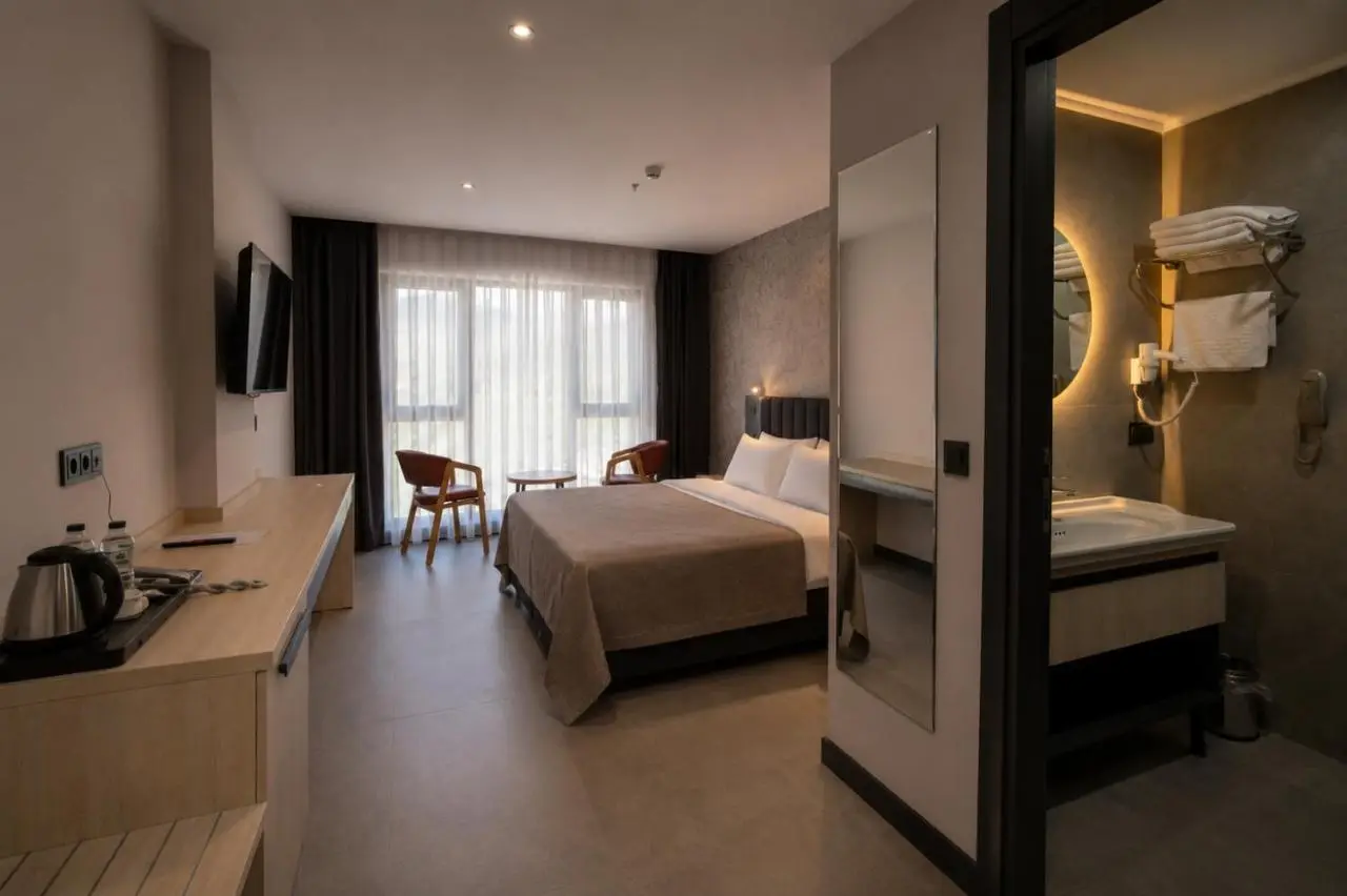 Demederon Hotel
