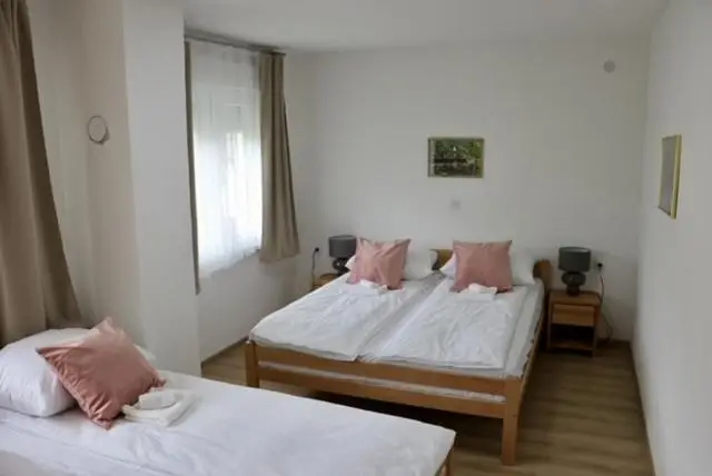 Green River Rooms