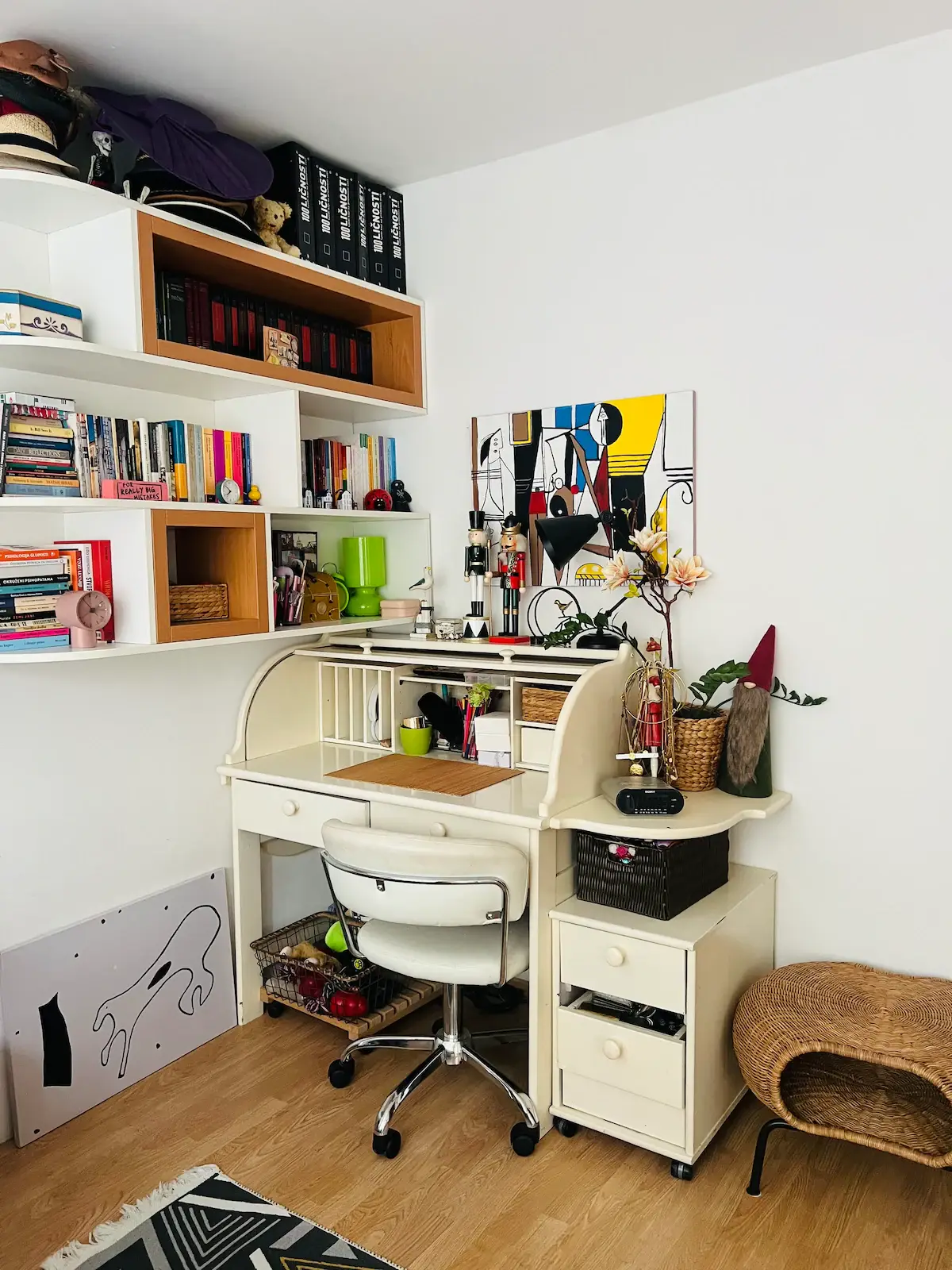 Private room in authentic and charming city nest