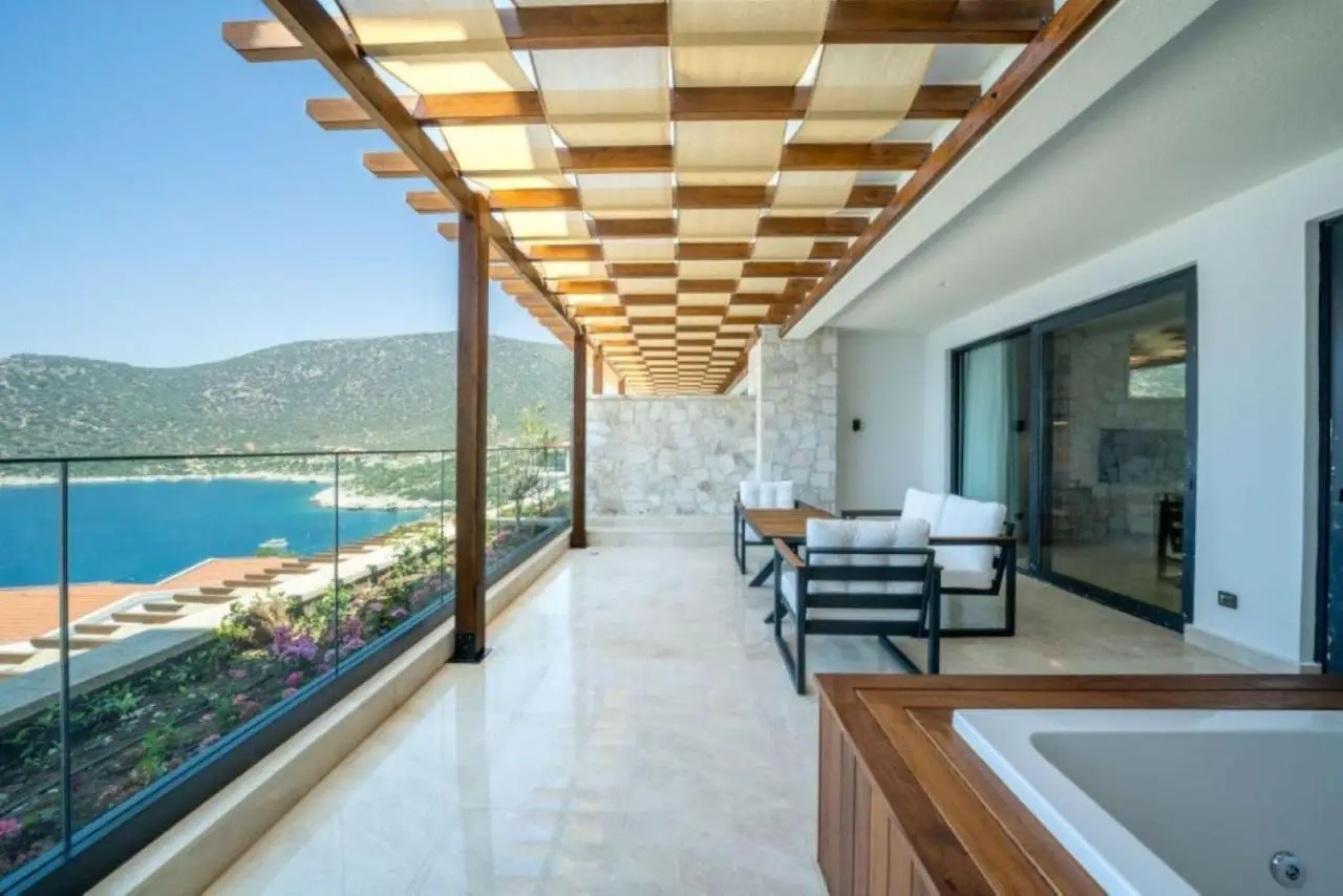Lures Hotel