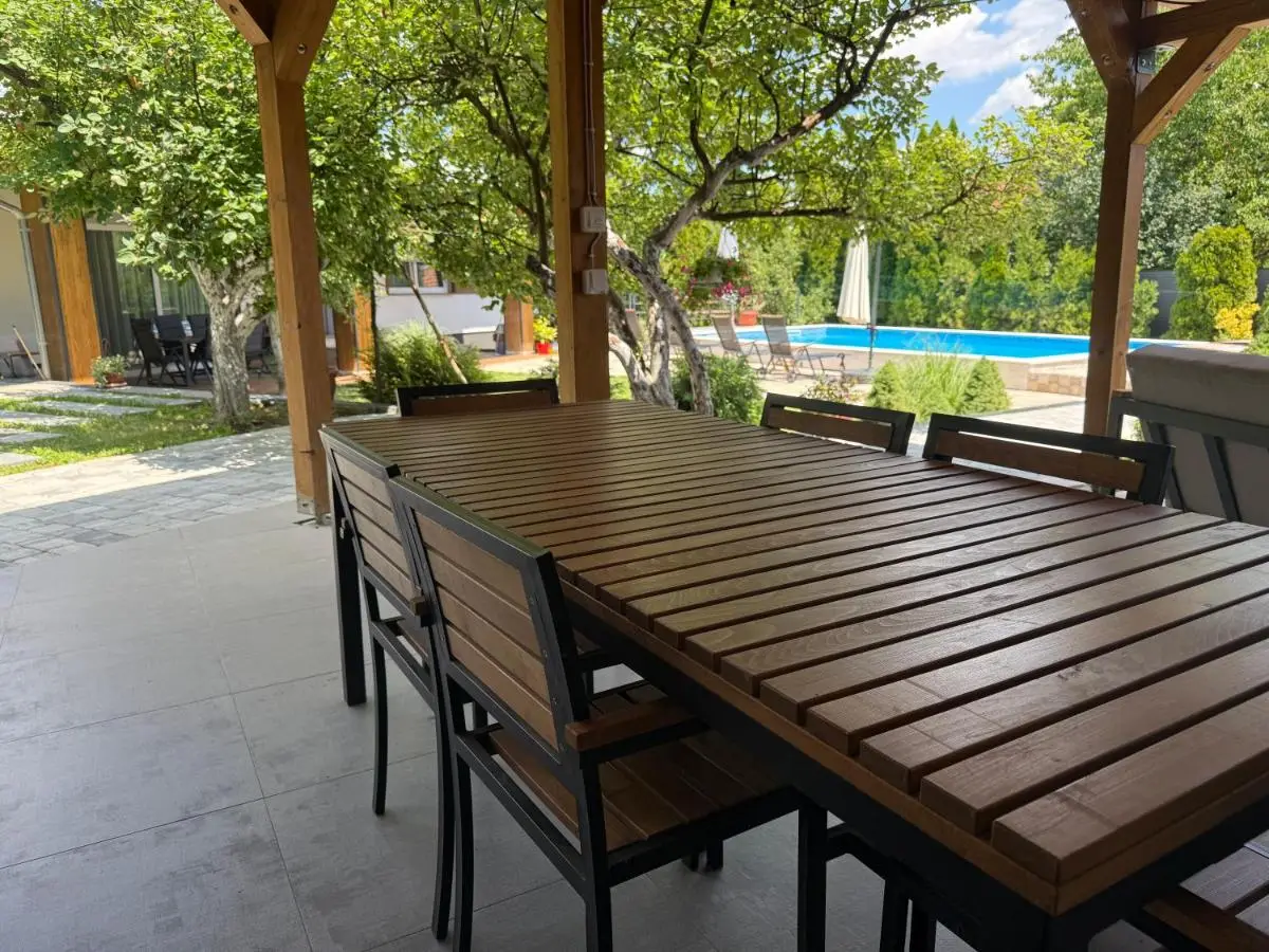 Villa Wood & Green SPA