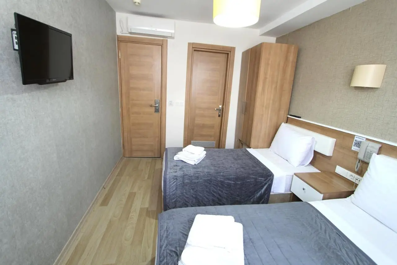 Metrohill Hotel