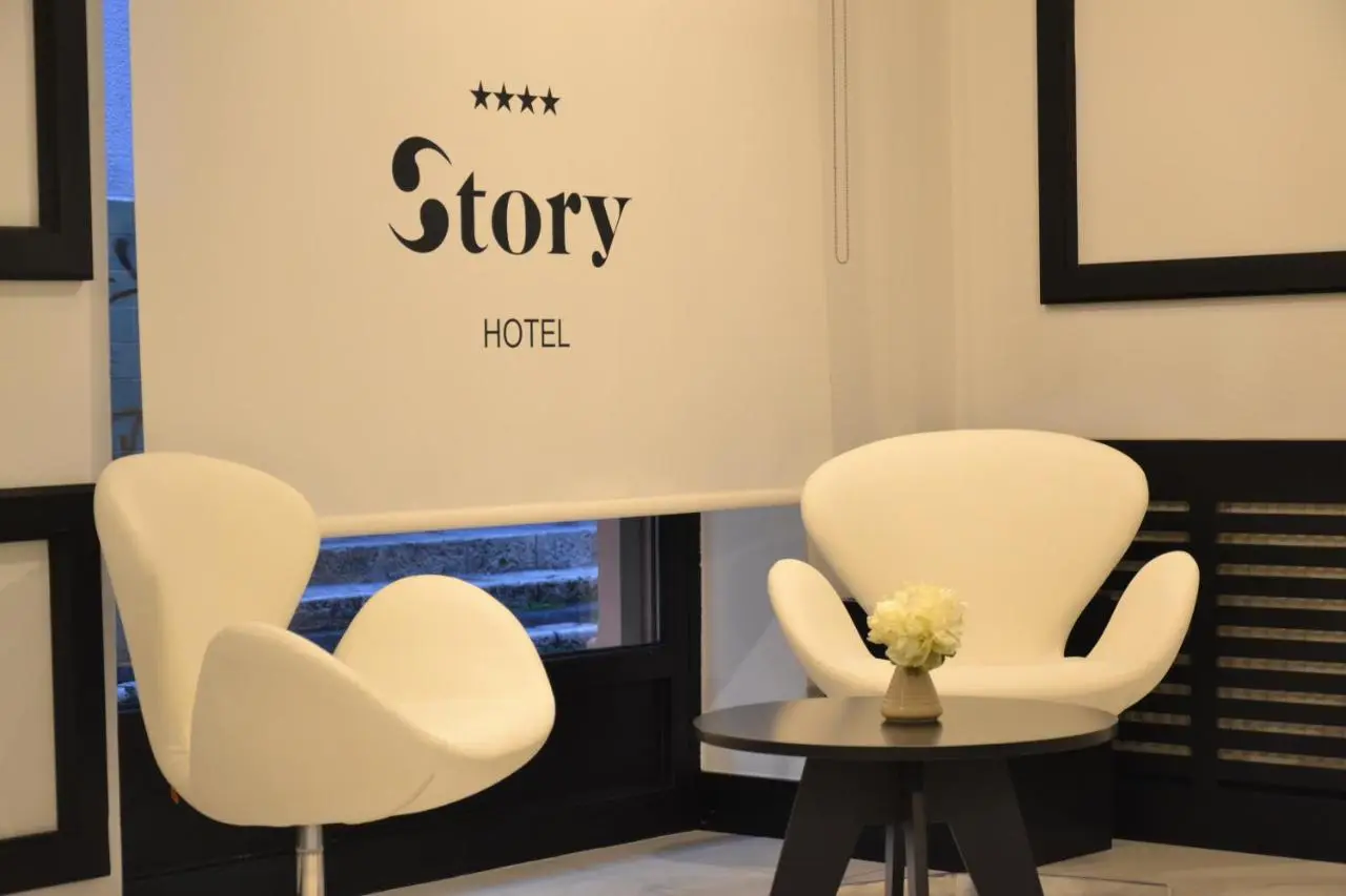 Hotel Story