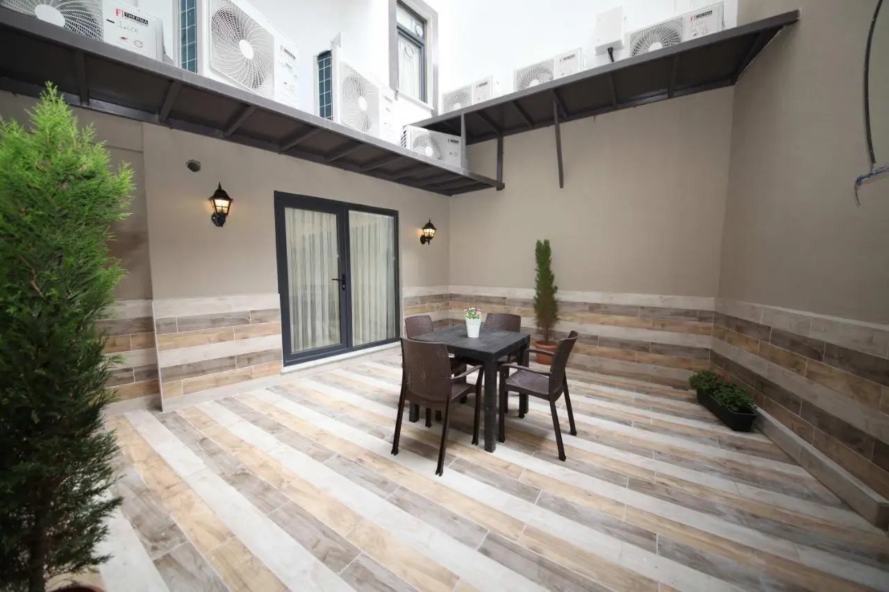 Corner Suite
