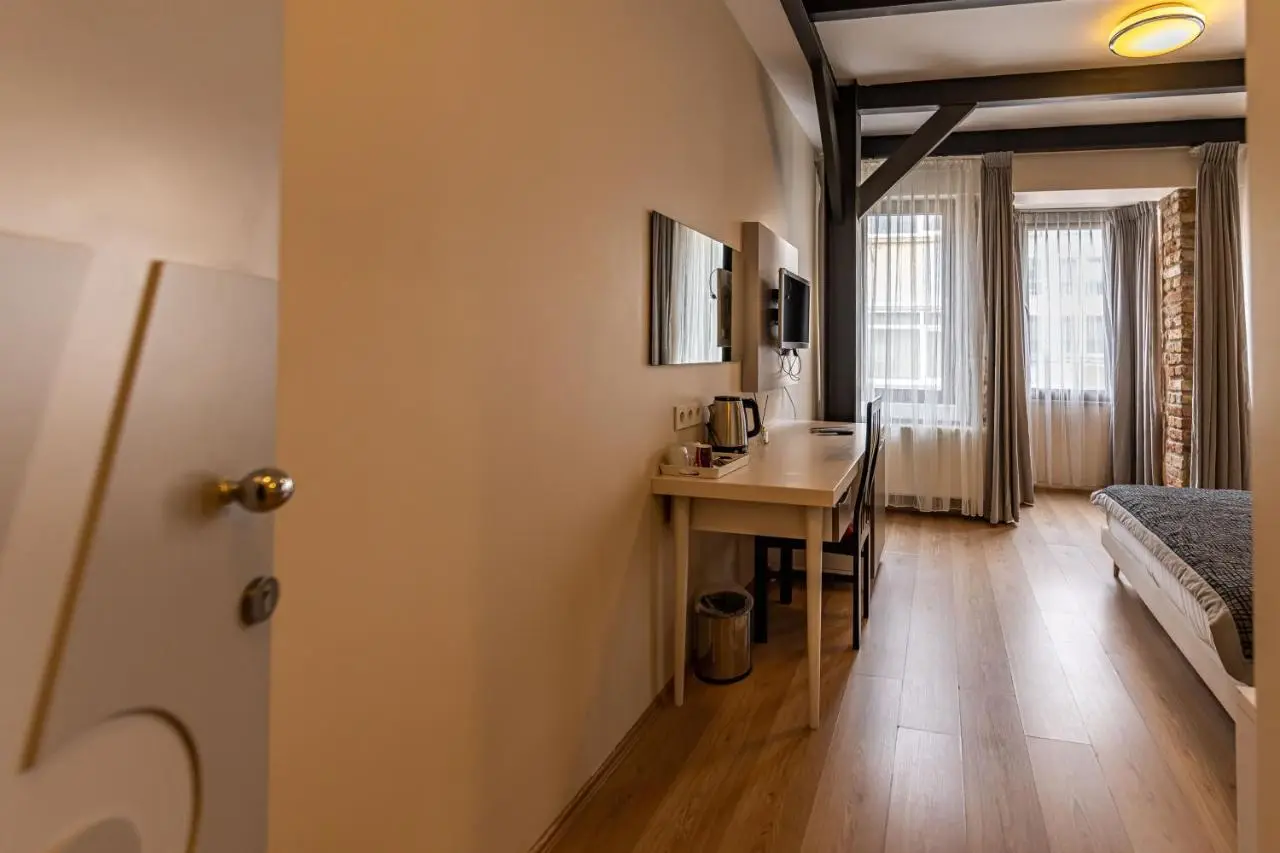 Calanthe Residence