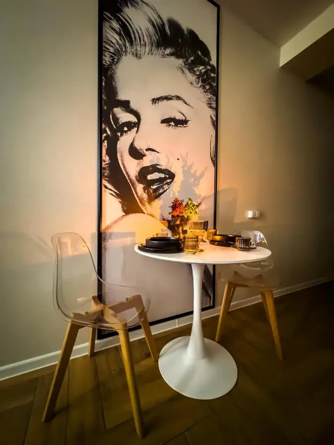 Monroe Chic Studio