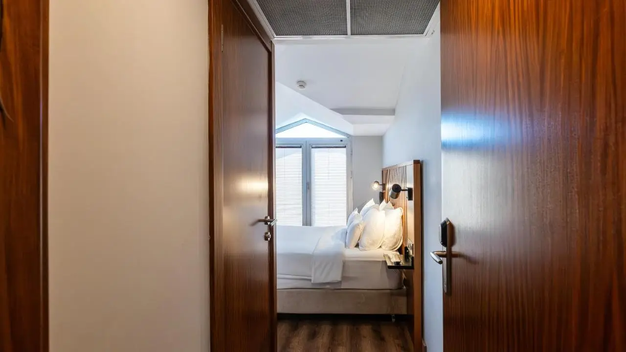 Discovery Hotel