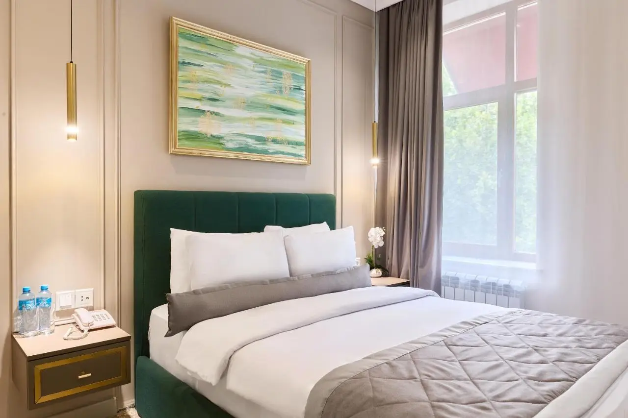 Maestro Address Hotel