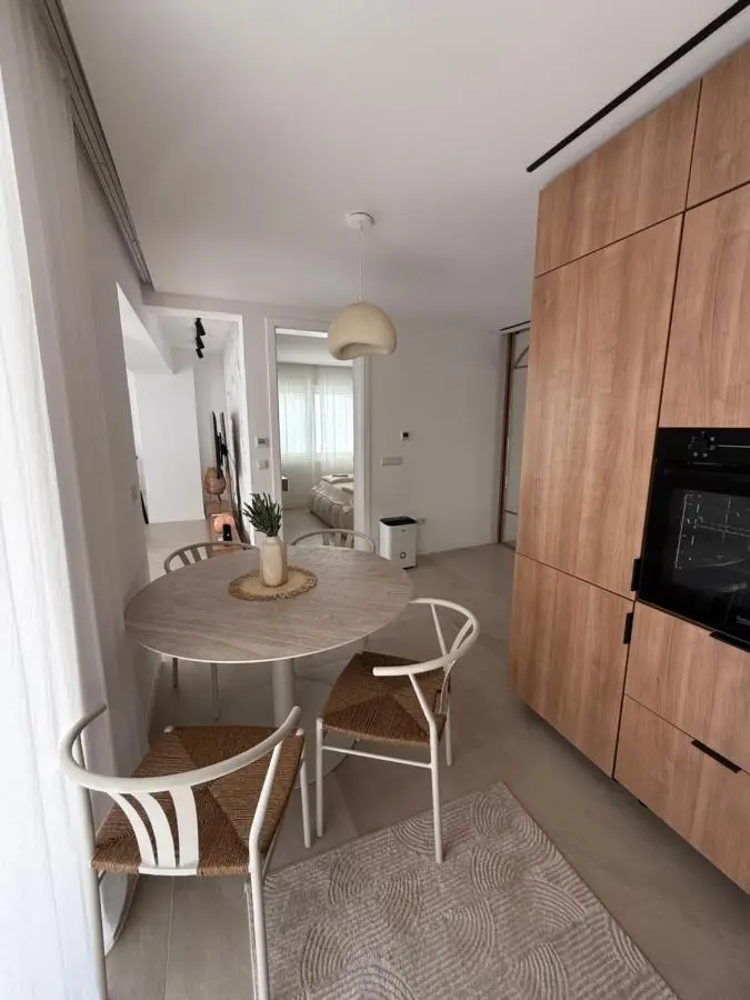 Apartment 528