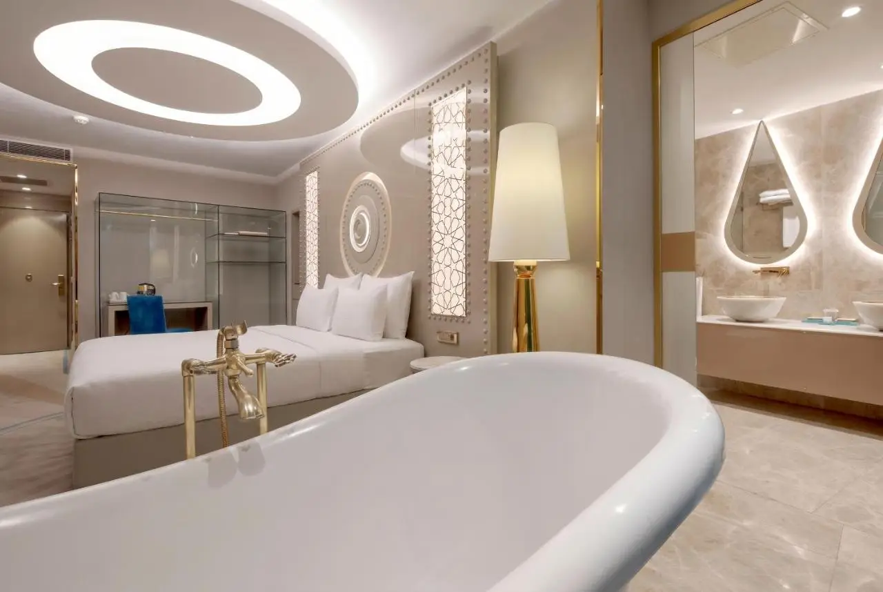 Sura Design Hotel & Suites