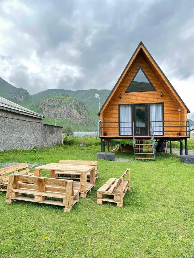 Thomas' Hut