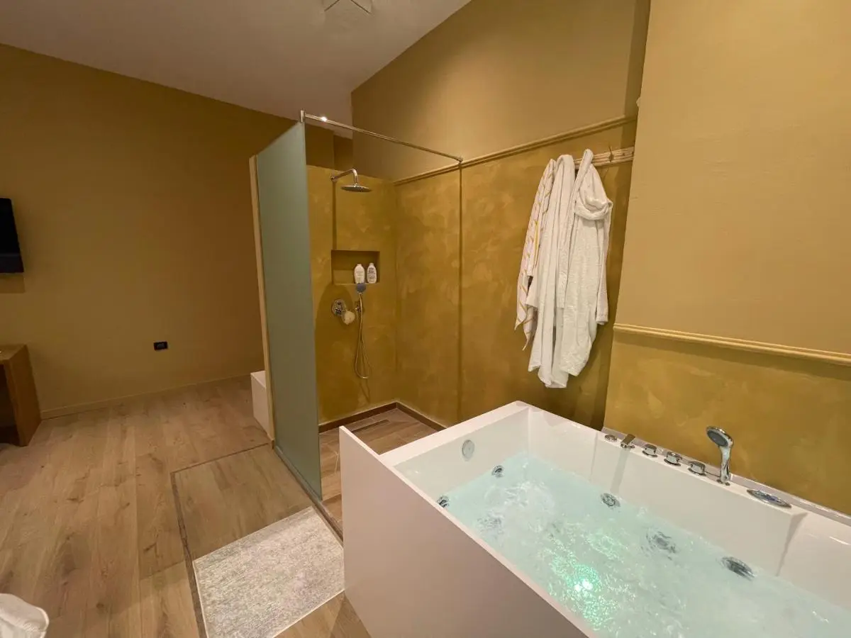 Luxury Jacuzzi Suite- Astir,Tirana