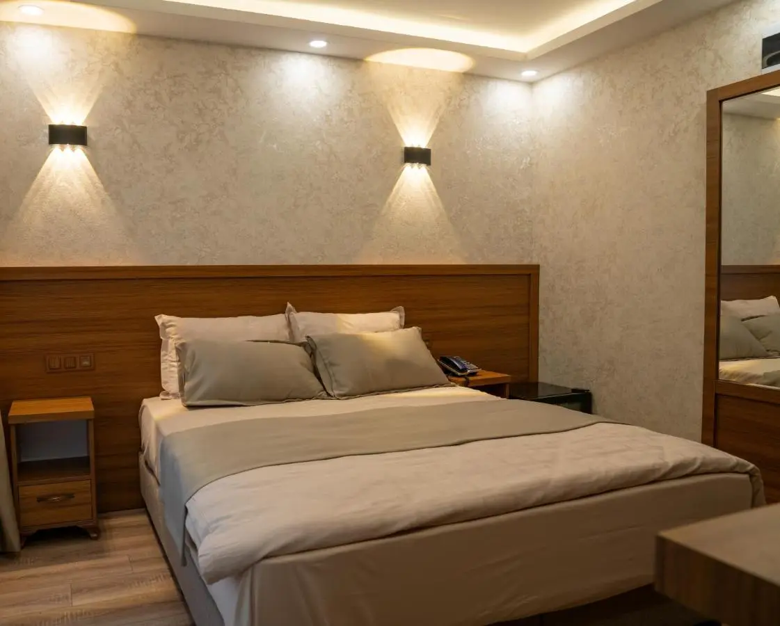 Zirvesta Otel