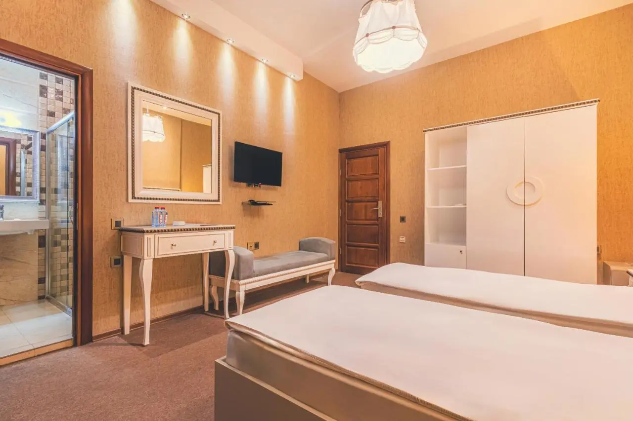 Maestro Hotel