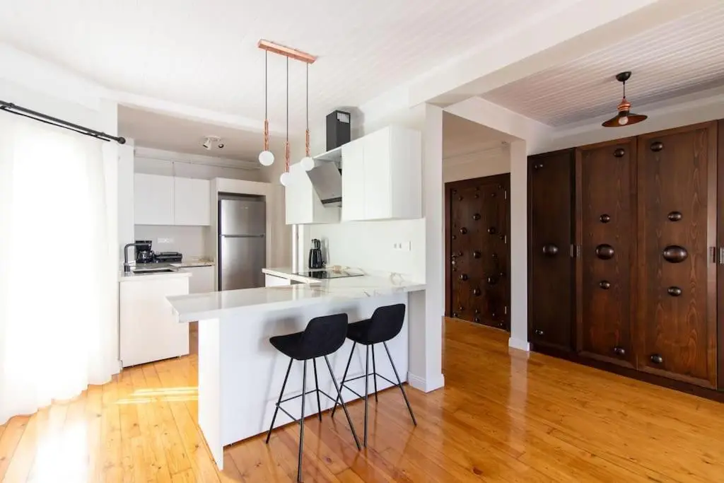 Historic 2BR Gem in Downtown Sisli AC in All Rooms