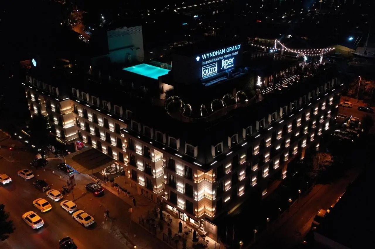 Wyndham Grand Istanbul Kalamış Marina Hotel