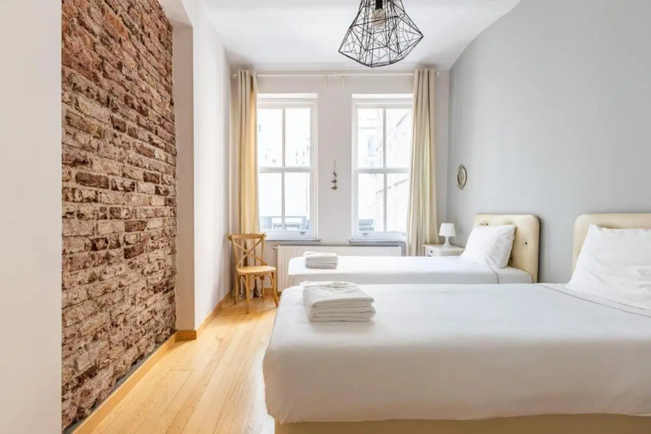 Warm Cozy Charming 2BD2Bath GalataTower Gem! #256