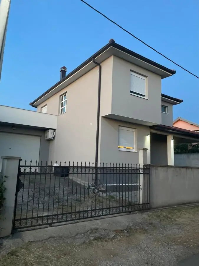Villa Elezovic