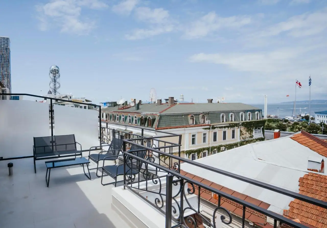 West Apart Hotel
