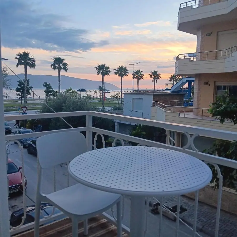 Wavefront Apartment 3