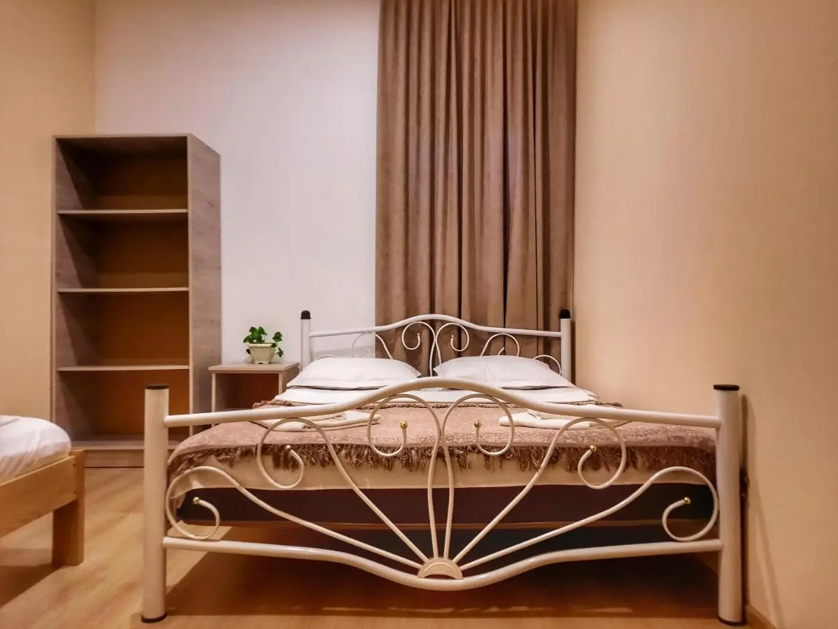 NOVEL HOUSE