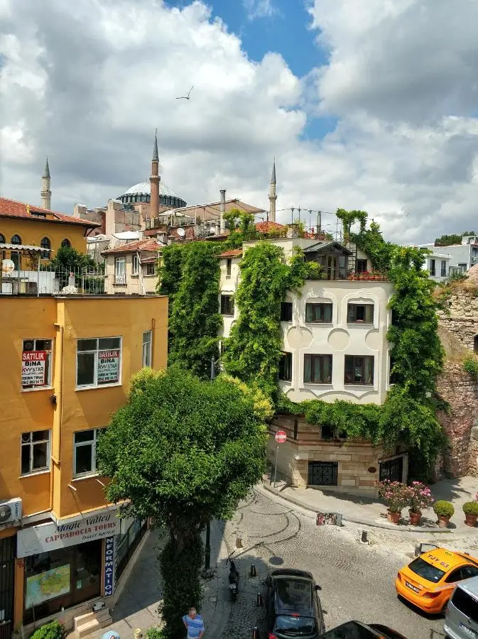 Gul Sultan Hotel