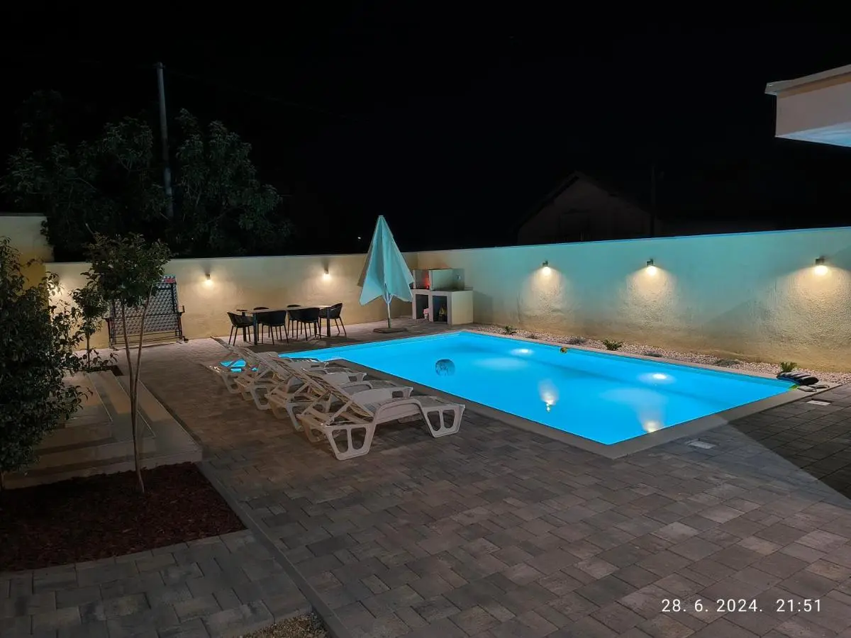 Villa Bona - Private Pool Oasis