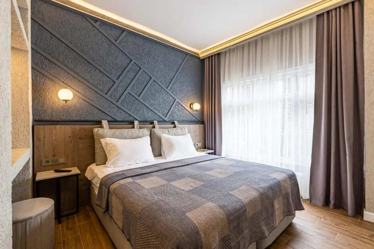 Seraglio Hotel & Suites
