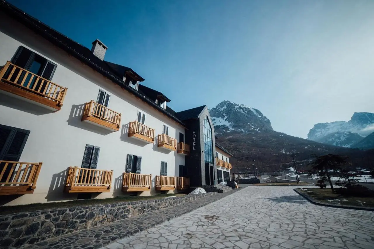 Hotel Kulla e Bajraktarit