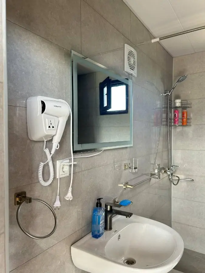 Villa Obcha - Whispering Vines Guesthouse
