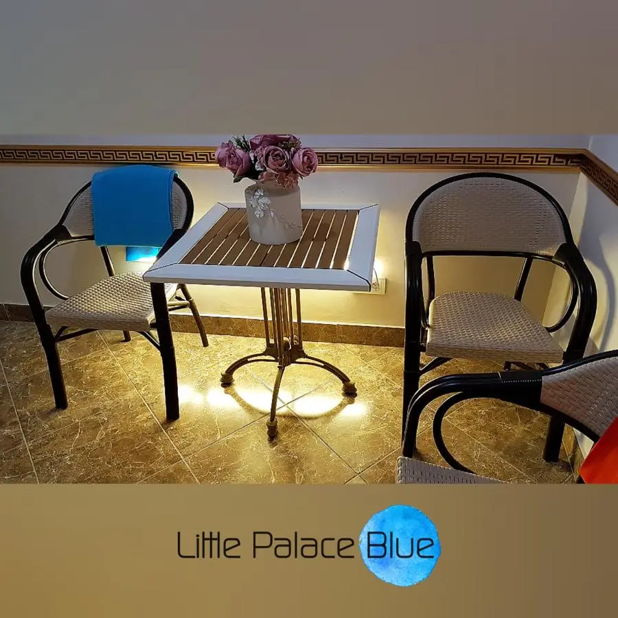 Little Palace Blue Apartment