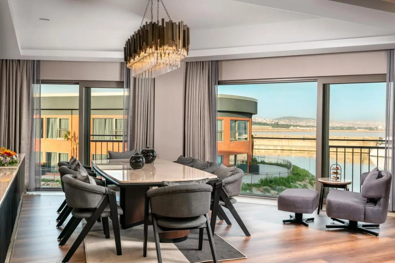 Crowne Plaza Istanbul Tuzla Viaport Marina by IHG