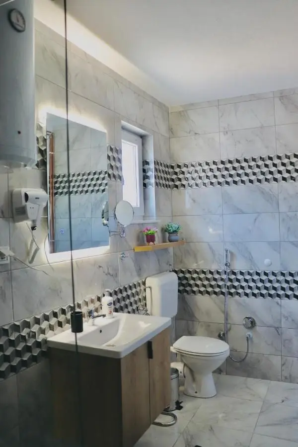 Villa Saraj with Swimming Pool & Jacuzzi near Sarajevo
