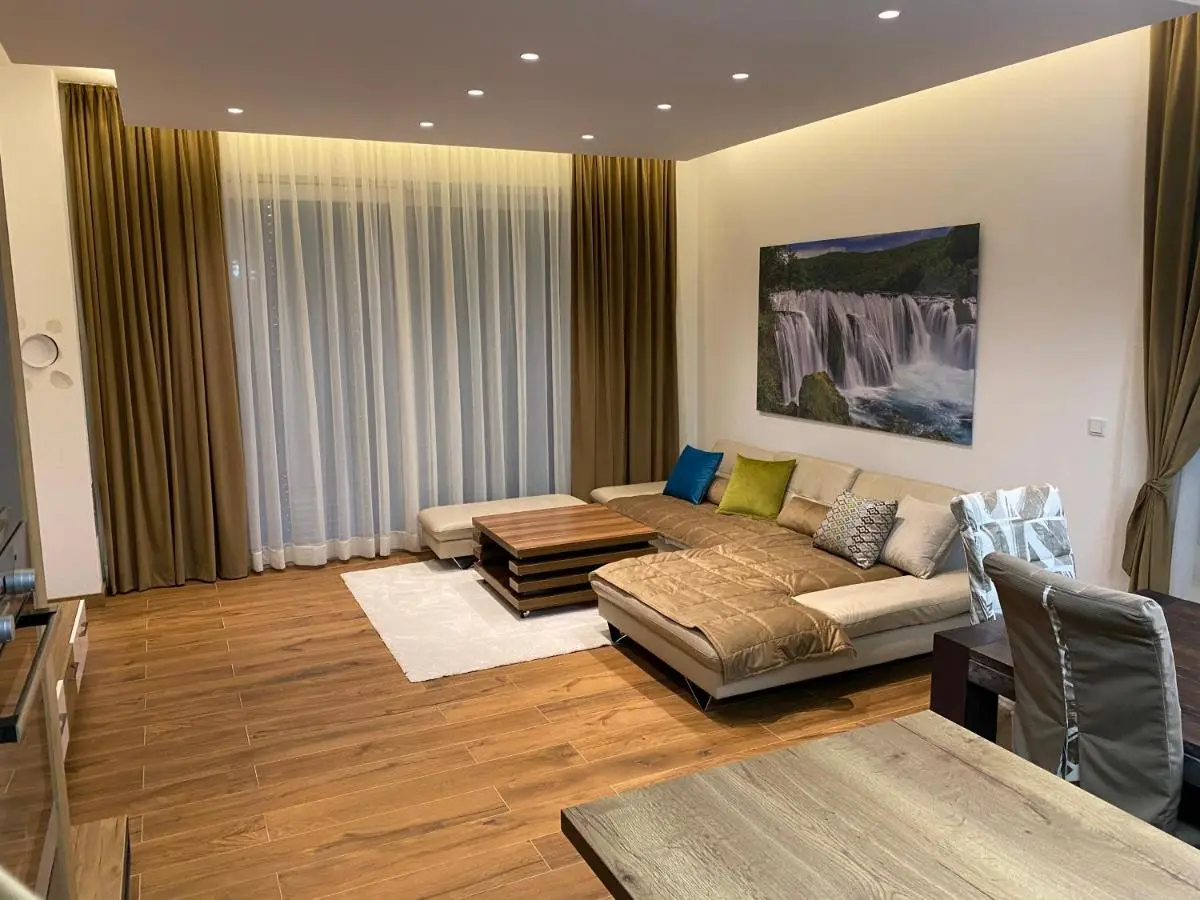 Villa Wood & Green SPA
