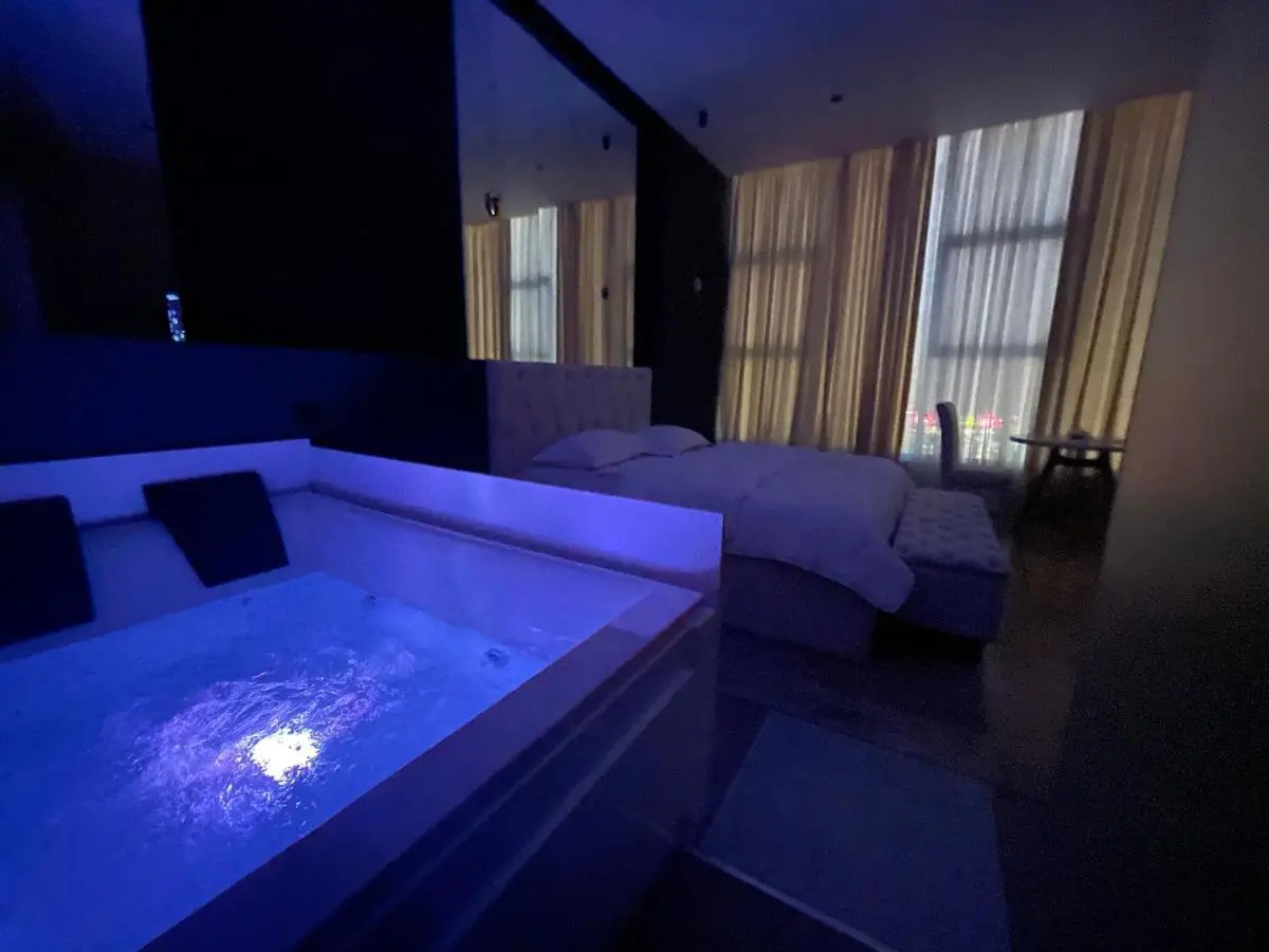 Luxury Jacuzzi Suite- Astir,Tirana