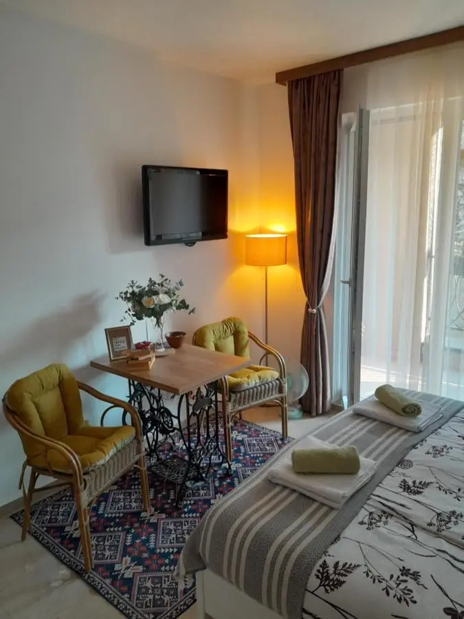 Rosa Brandis Cozy Apartment