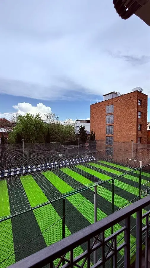 Spacious 2BR Apartment - Balcony & Prime Location