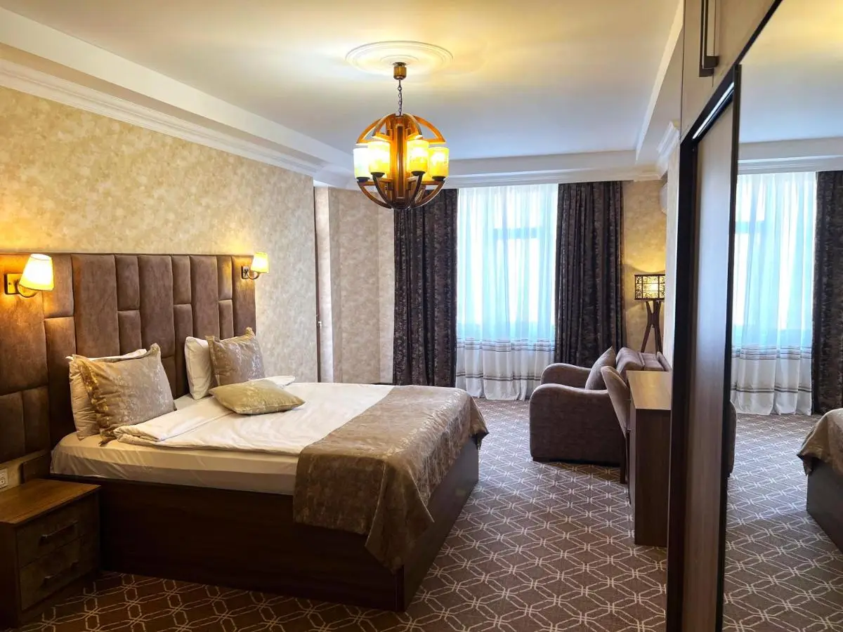Alison Boulevard Hotel