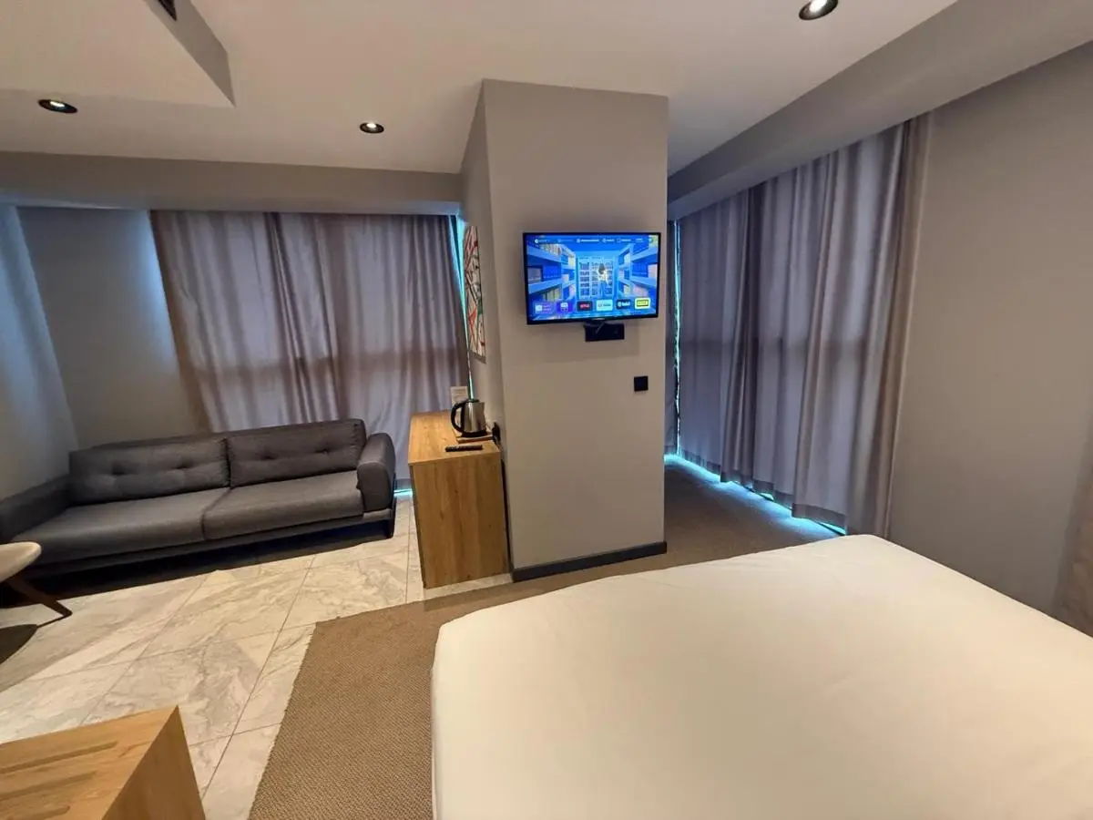 SHERLOCK HOMES HOTELS