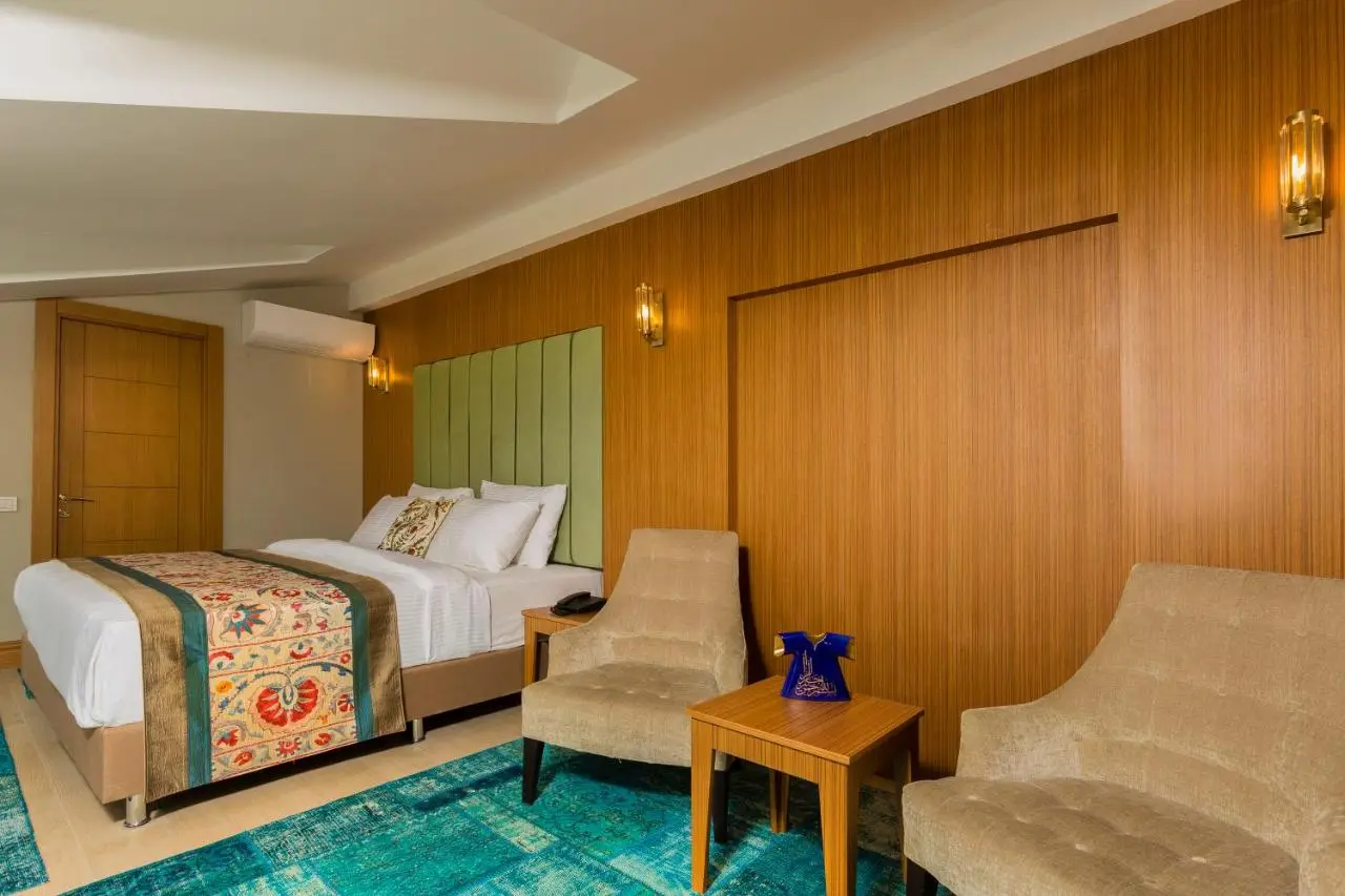 Obelisk Hotel & Suites