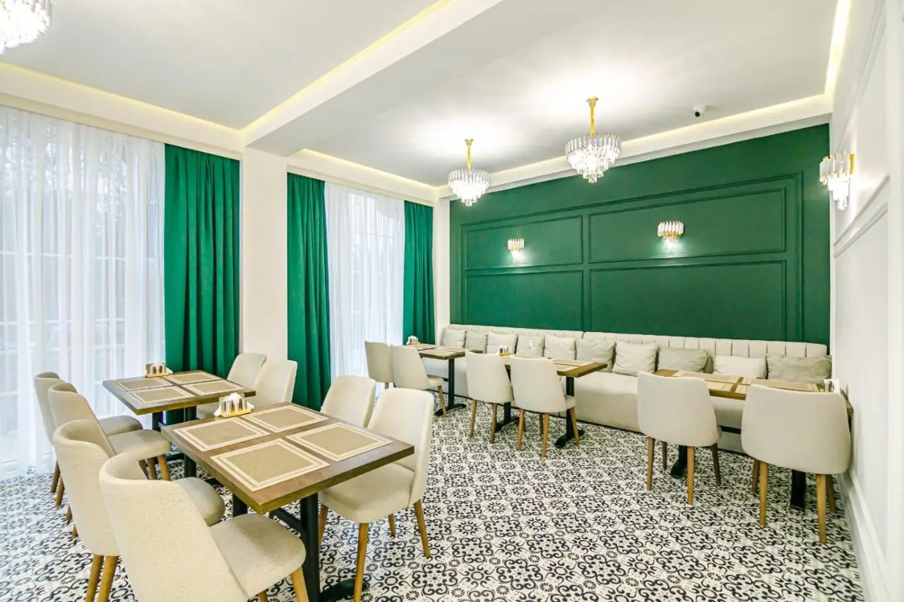 GREEN PARK HOTEl