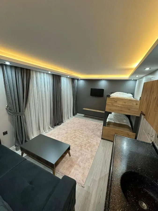 Tree Rose Suite