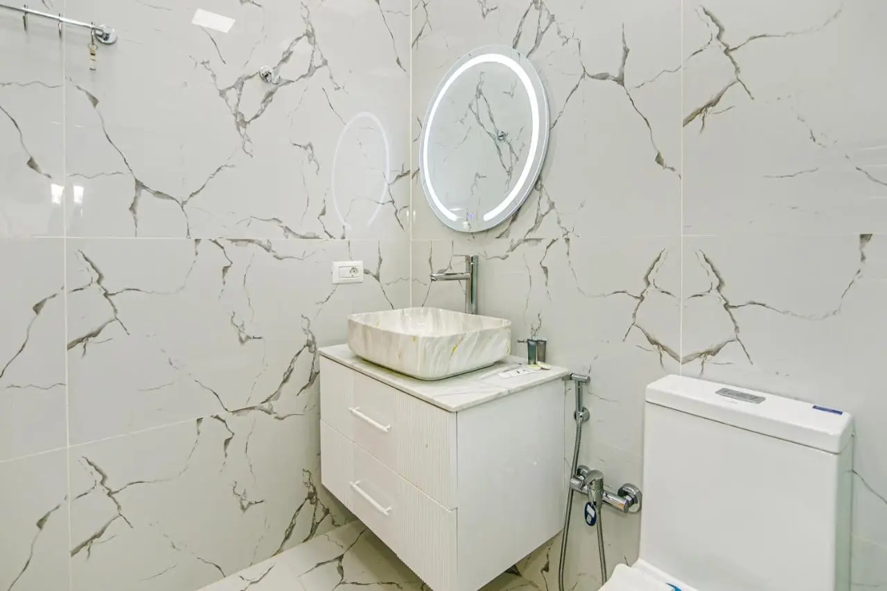 WHITE Luxury Apartment in Nizami street
