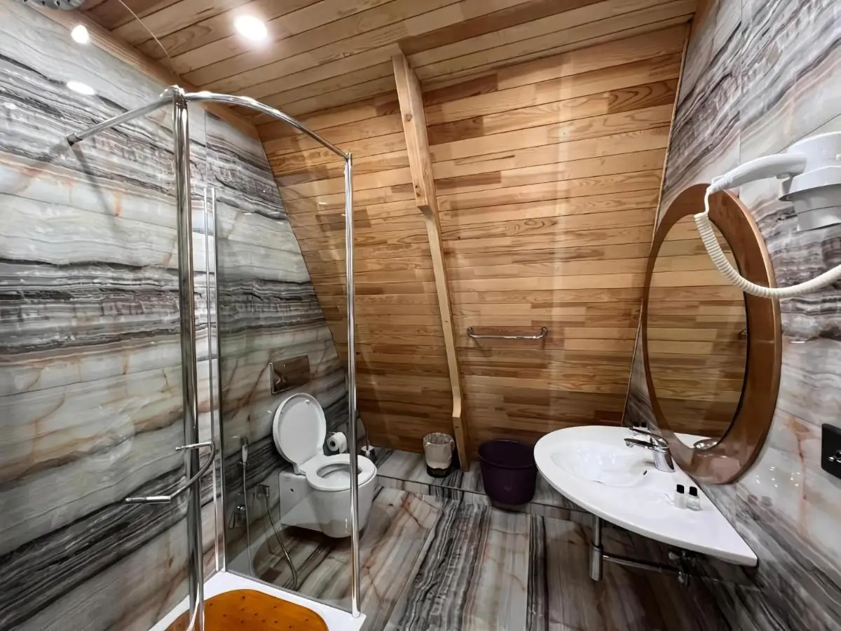 Trigon Villa Family , HOT POOL ,SAUNA,JACUZZI