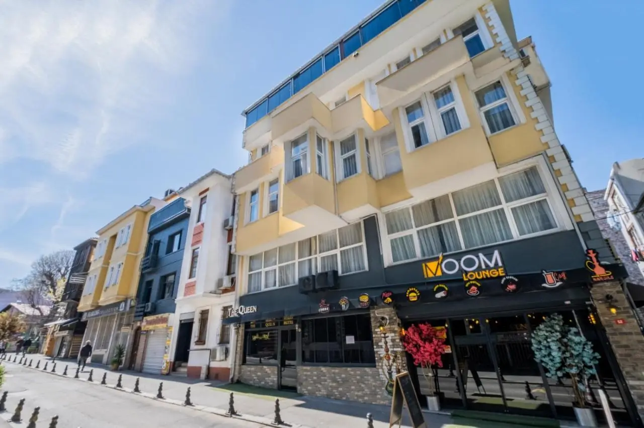 The Queen Hotel