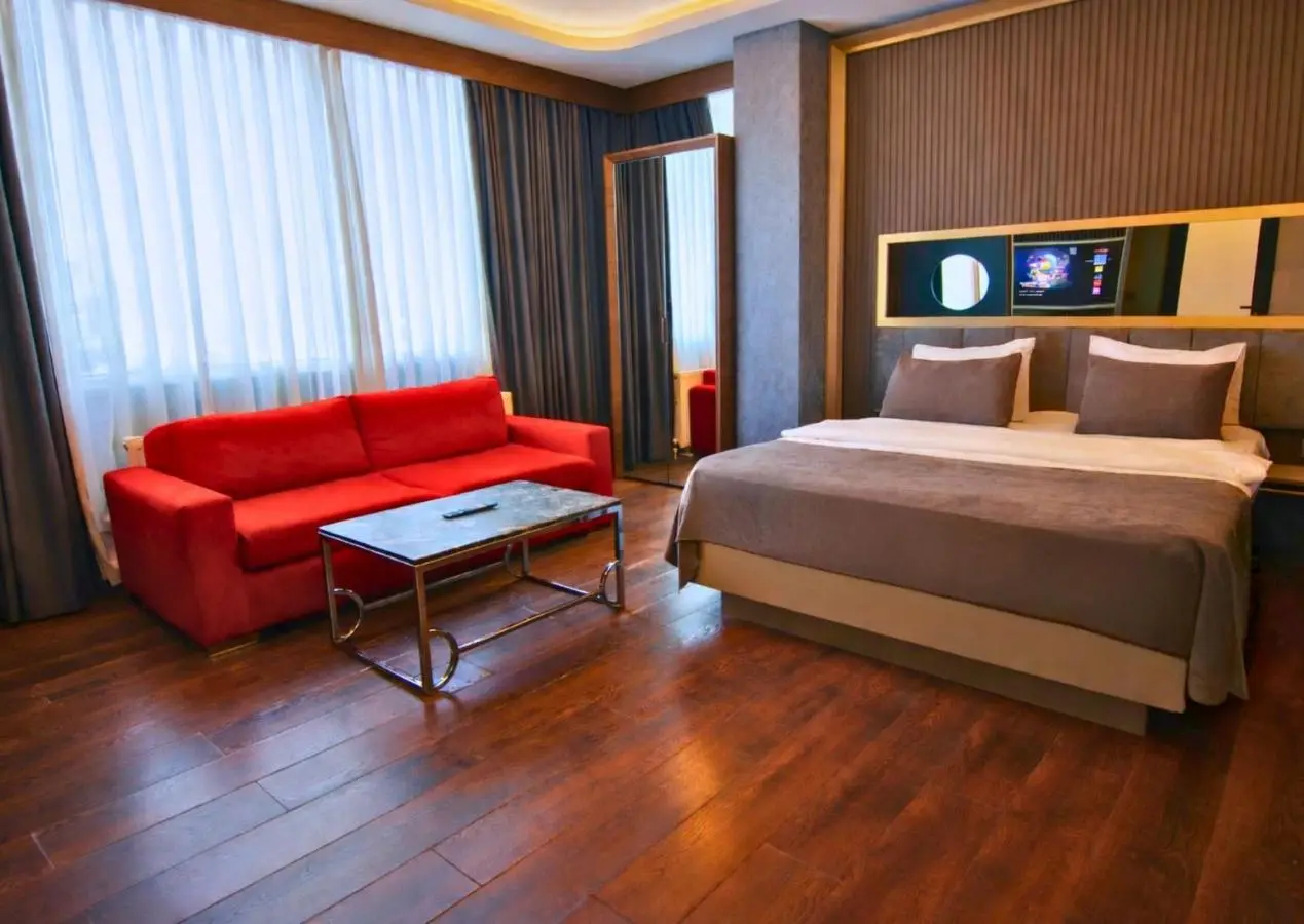 216 Eagle Palace Suite