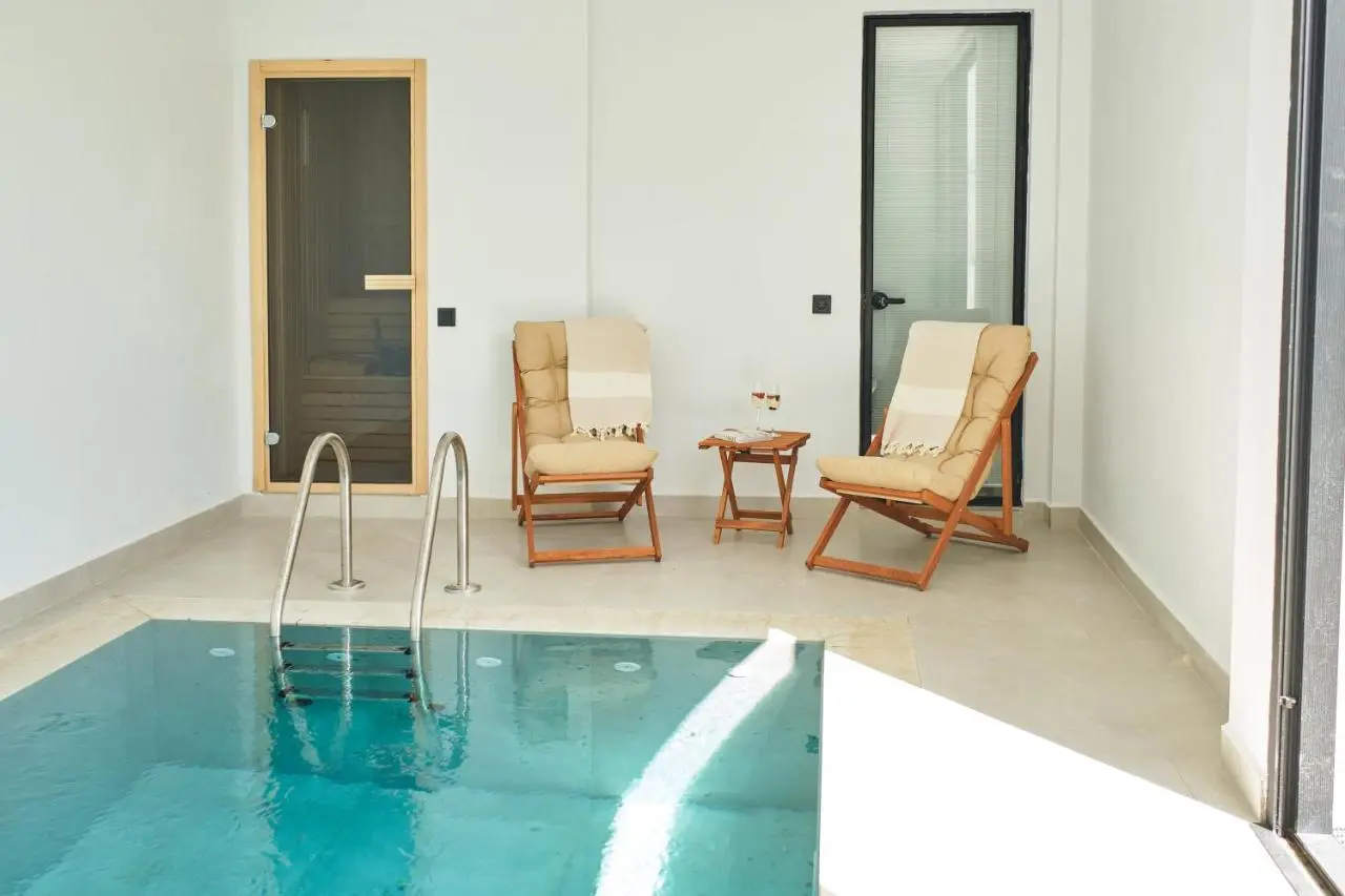 Ashta Nordic Suite