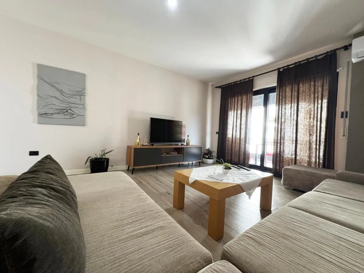 B2 Apartment
