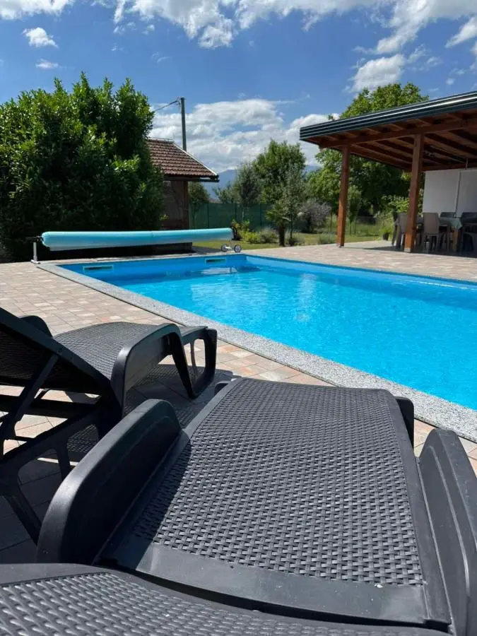 Crystal pool